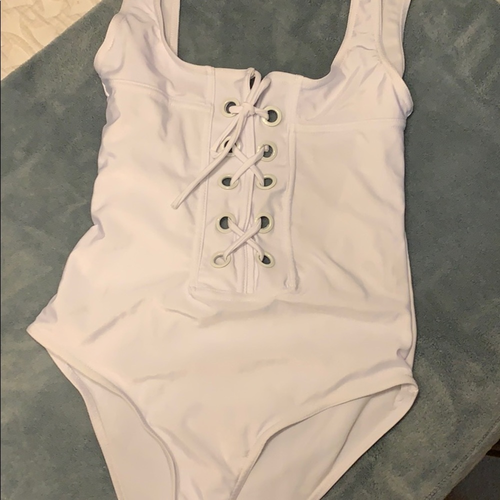 White one piece bathingsuit